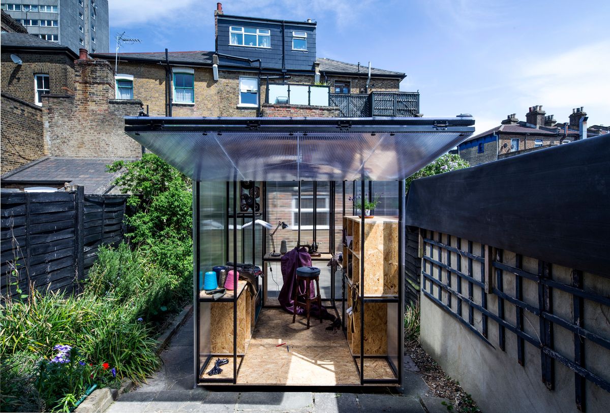 Minima Moralia, a small steel and polycarbonate studio in a London back garden